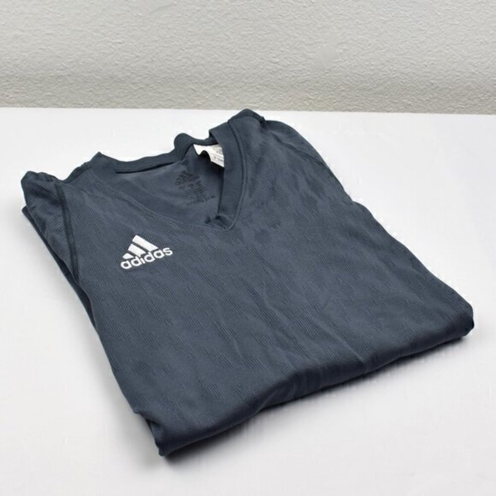 Adidas Women's Long Sleeve Sports Top Size Medium‎ Gently used condition